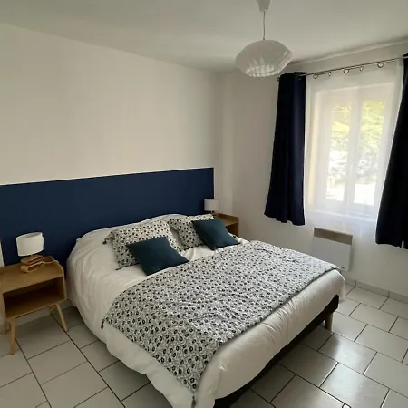 Bel Appartement 2 Chambres Au Coeur Du Village Eyragues Exterior foto
